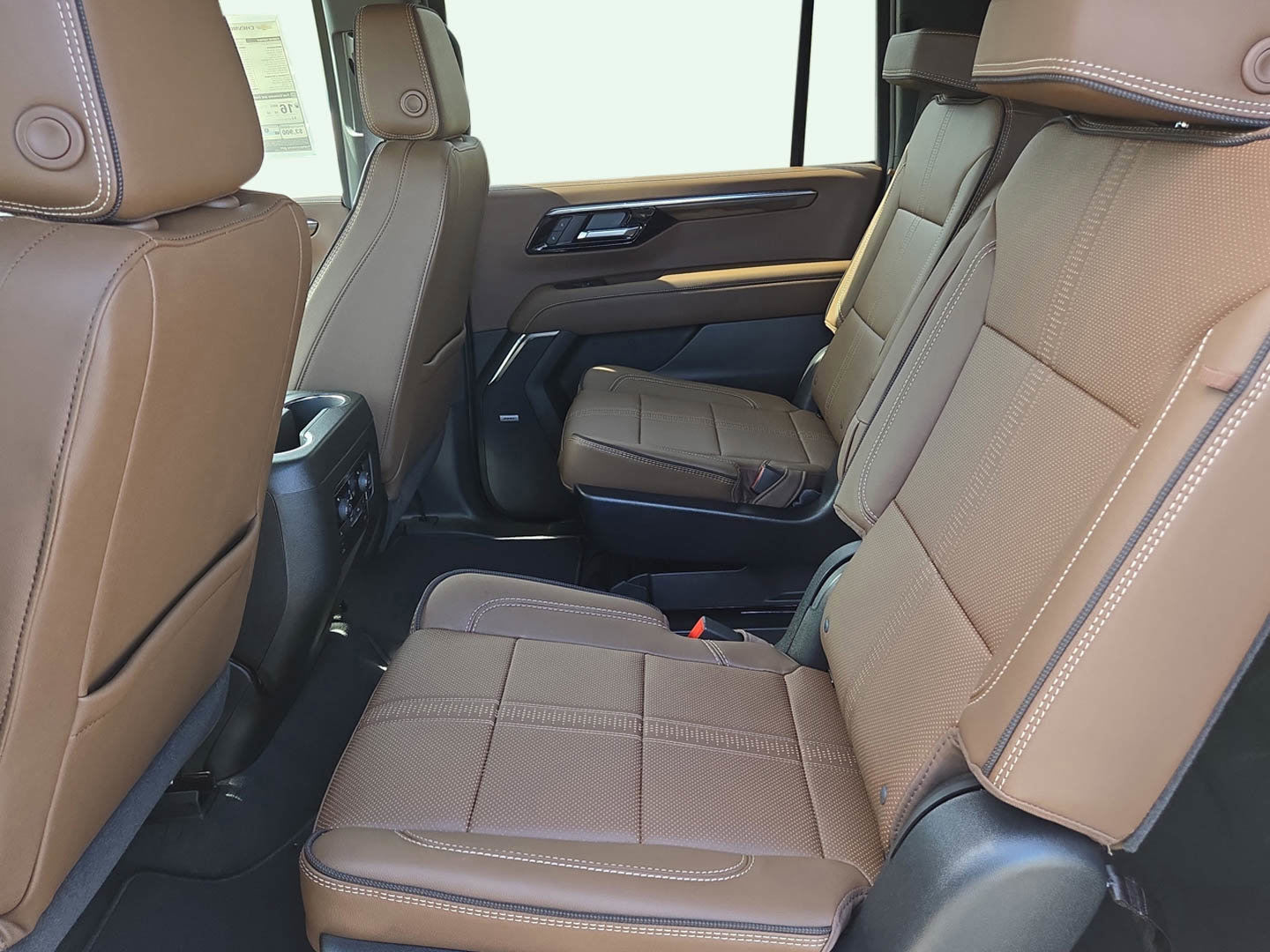 New 2026 Chevrolet Suburban High Country AWD/4WD image 14