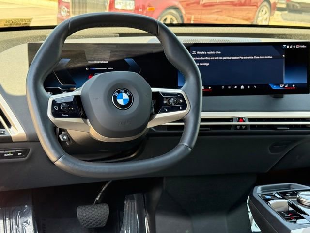 Used 2026 BMW iX xDrive45 w/ Premium Package image 29