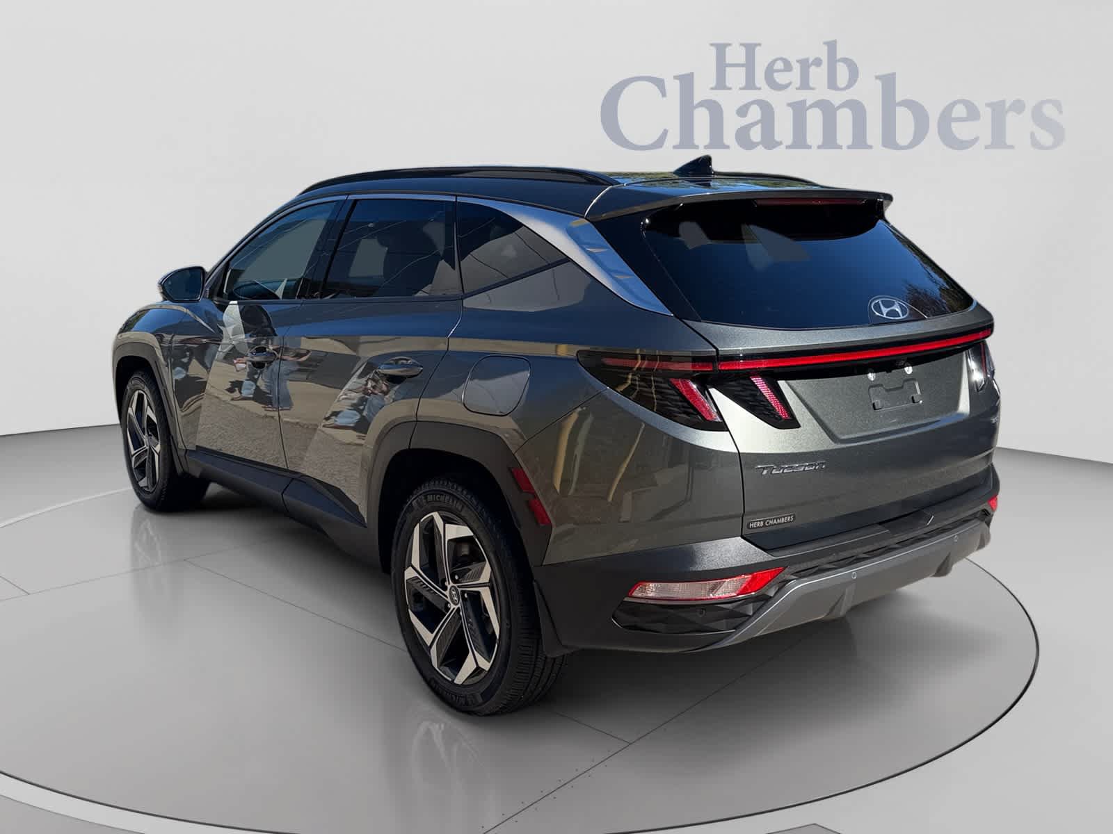 Used 2022 Hyundai Tucson Limited w/ Cargo Package AWD/4WD image 3