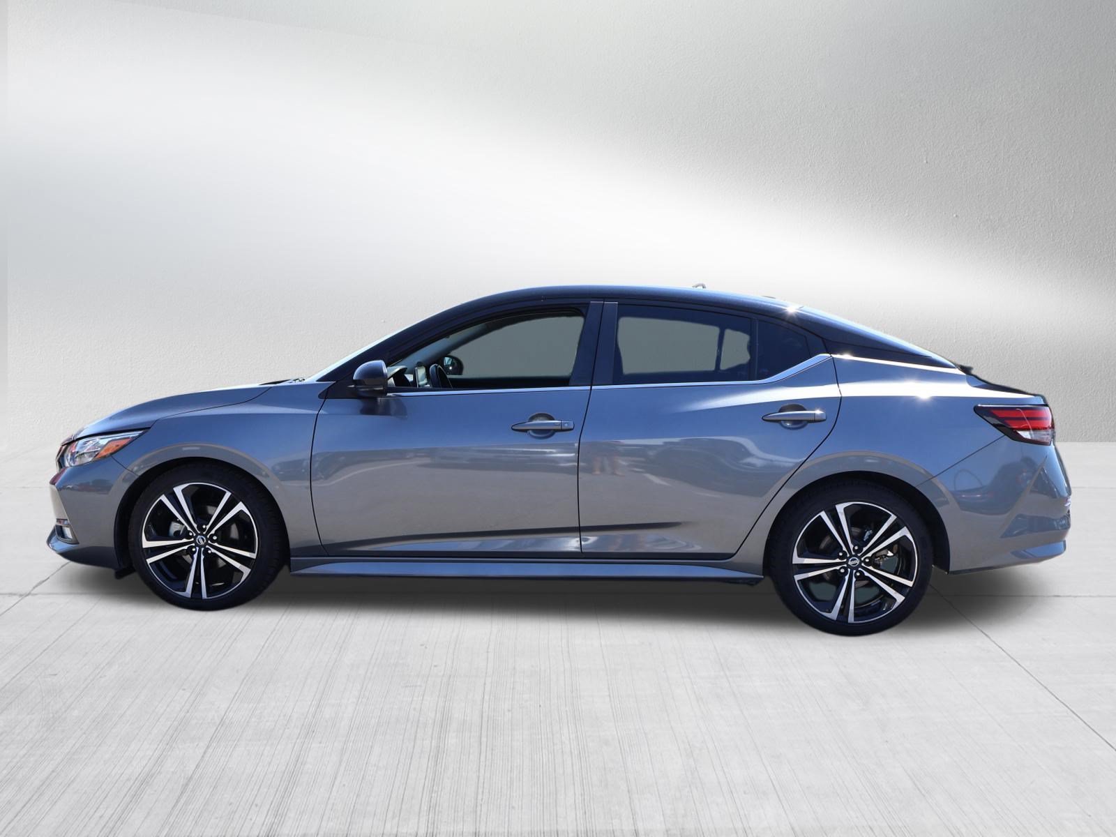 Used 2023 Nissan Sentra SR w/ Electronics Package FWD image 4