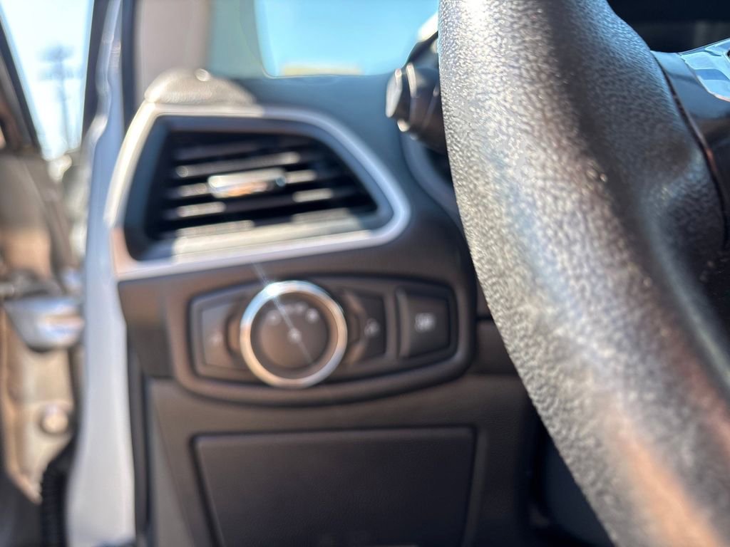 Used 2022 Ford Edge SEL AWD/4WD image 16