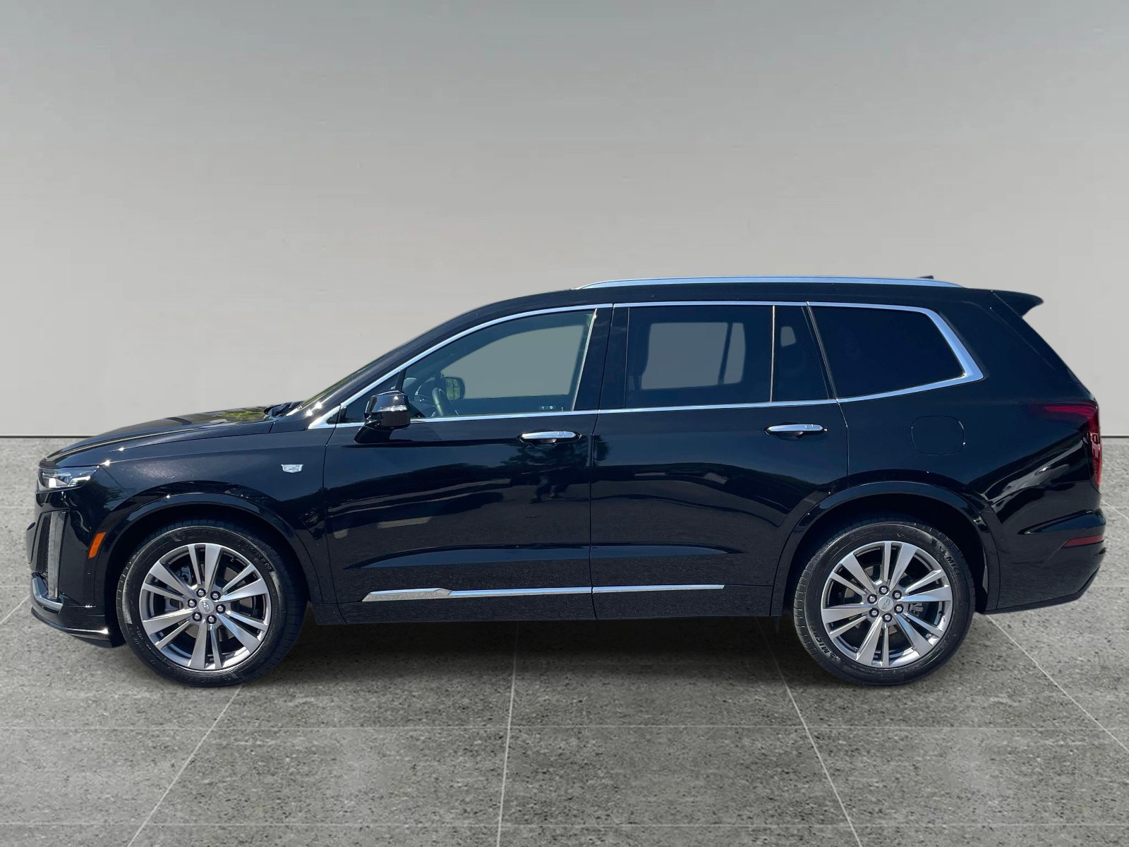 Used 2024 Cadillac XT6 Premium Luxury w/ Technology Package FWD image 3