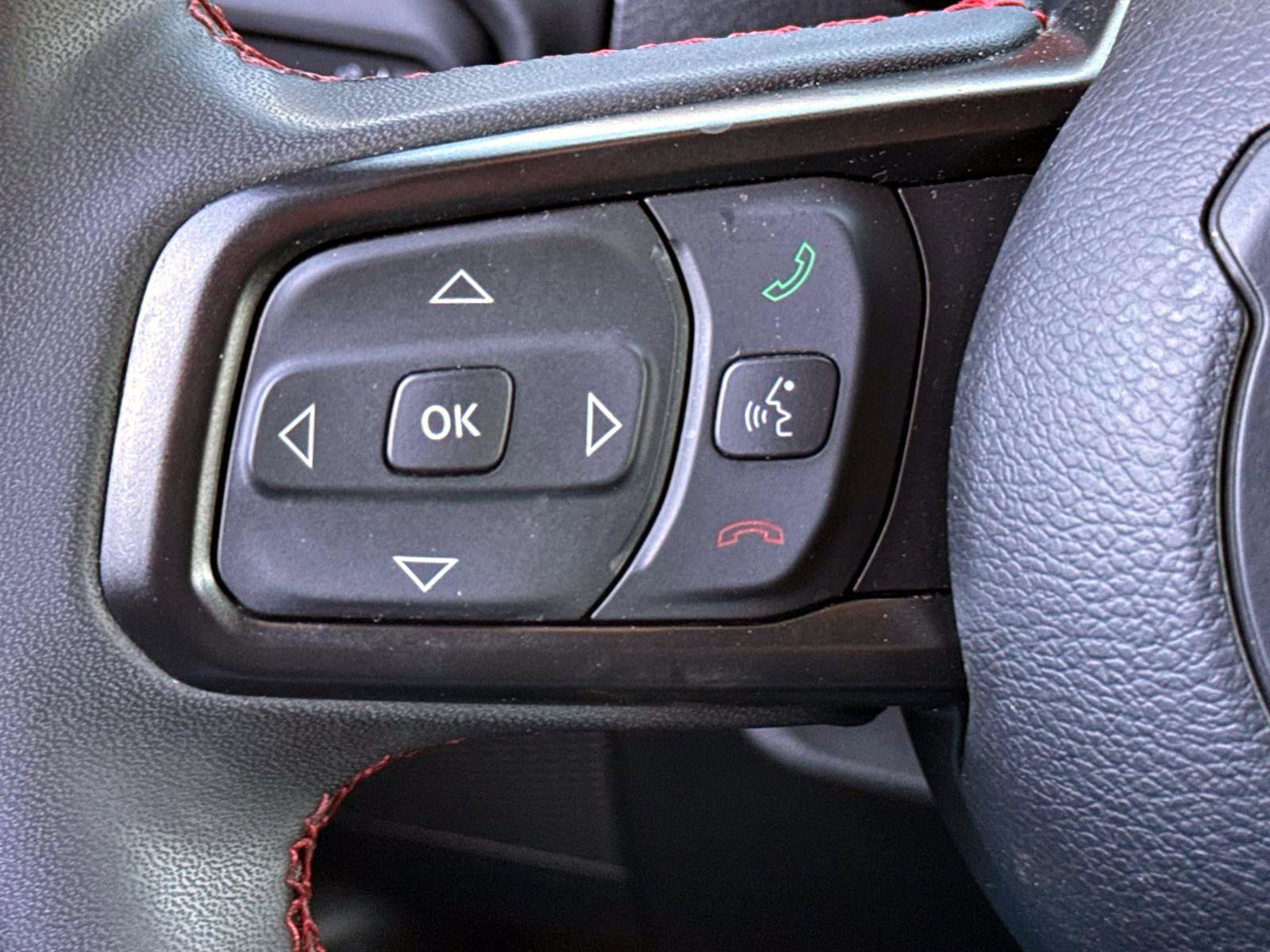 Used 2024 Jeep Gladiator Rubicon AWD/4WD image 17