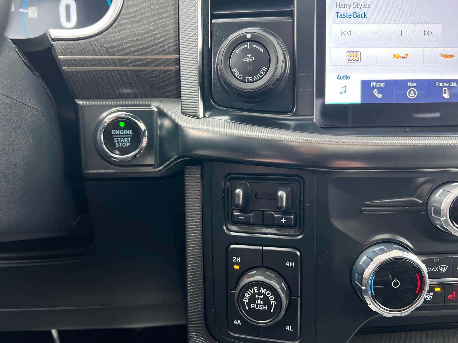 Certified 2022 Ford F150 Platinum w/ Equipment Group 701A High image 21