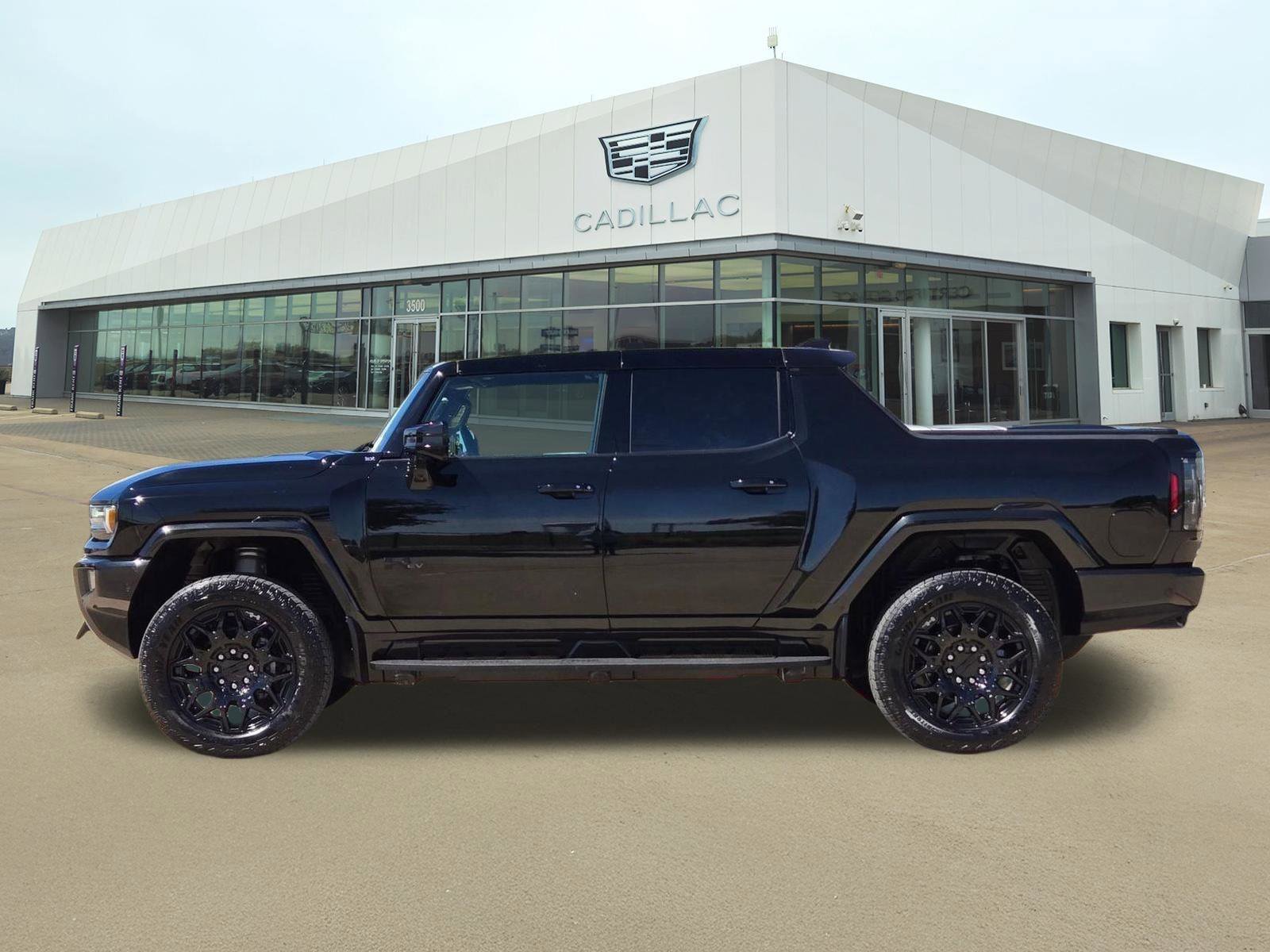 Used 2025 GMC Hummer EV 3X w/ LPO, Dark Essentials Package image 3