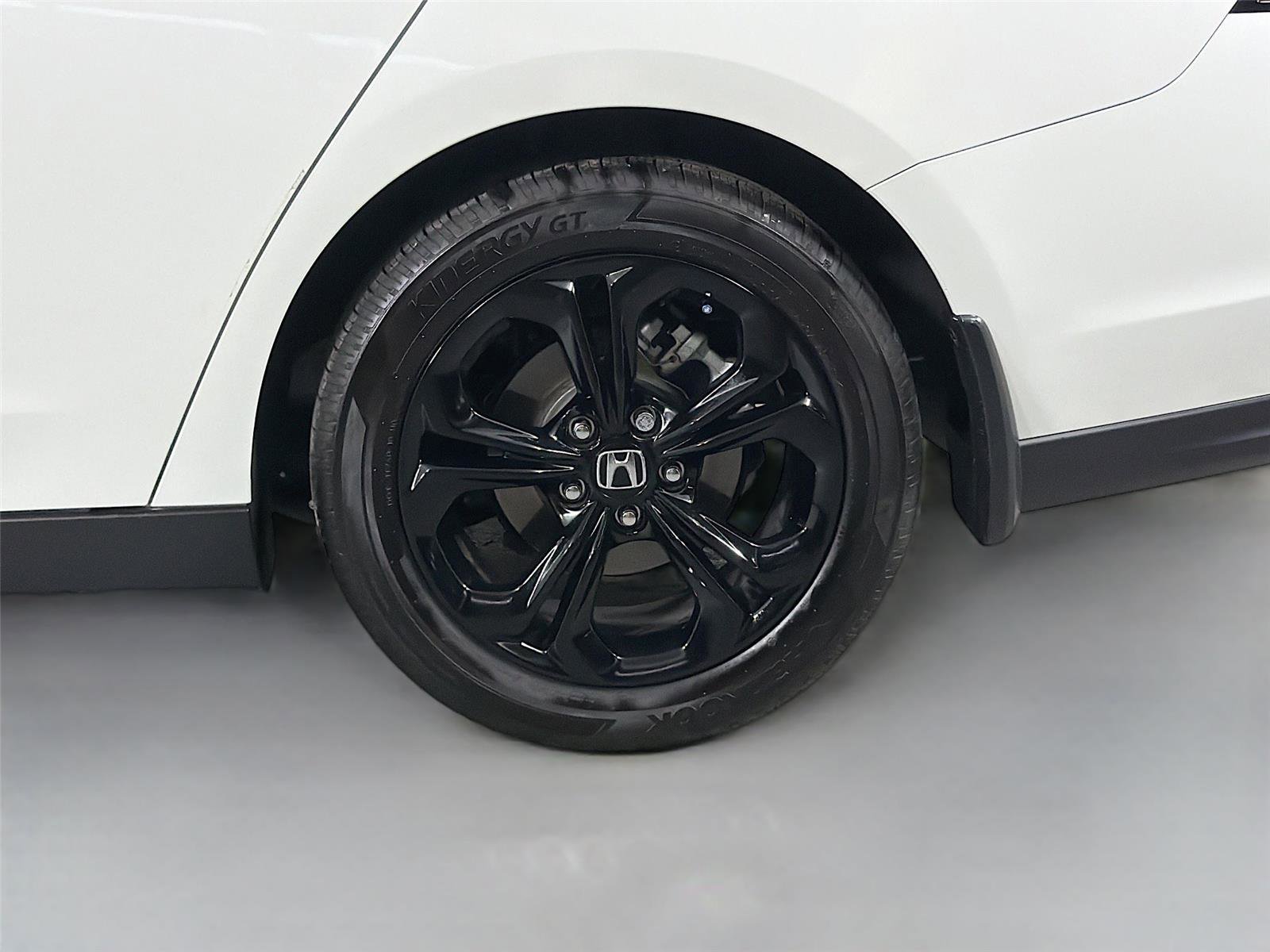 Used 2025 Honda Accord SE image 27