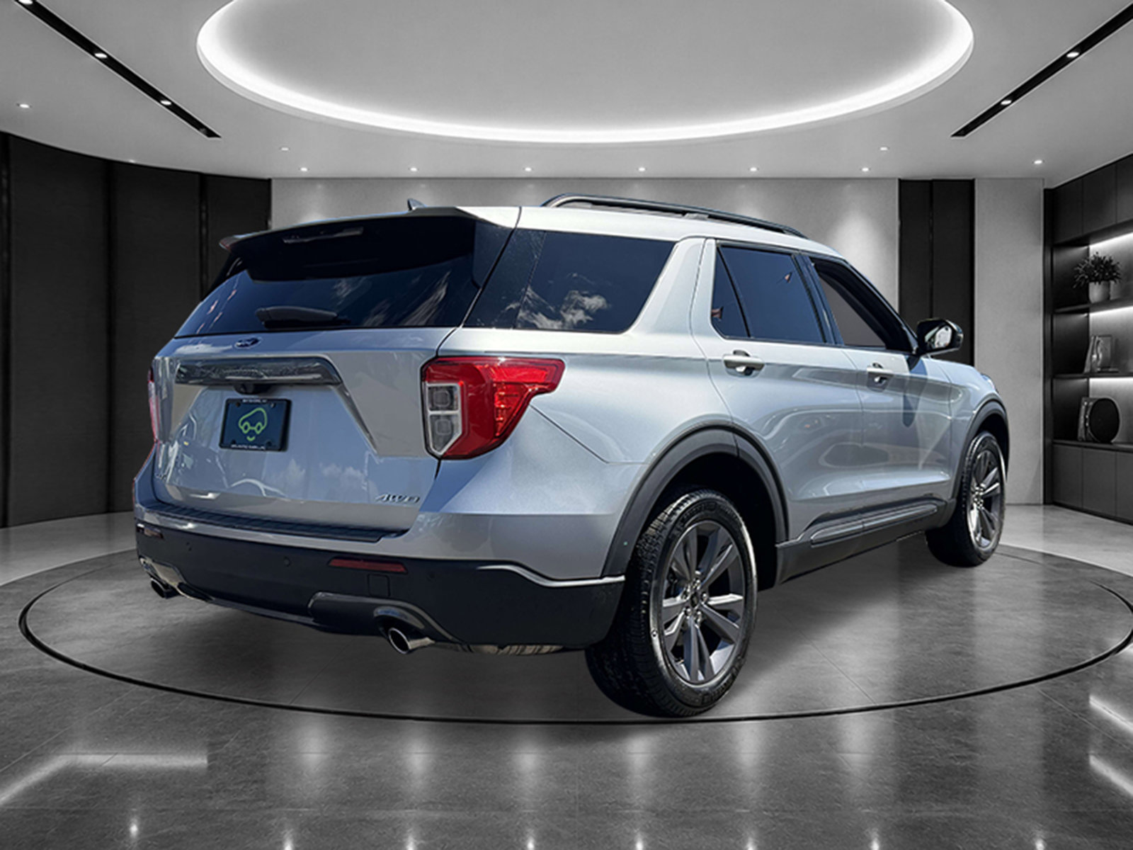 Used 2022 Ford Explorer XLT w/ Equipment Group 202A AWD/4WD image 5