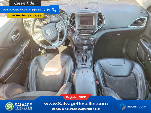 Used 2019 Jeep Cherokee Latitude Plus FWD image 11