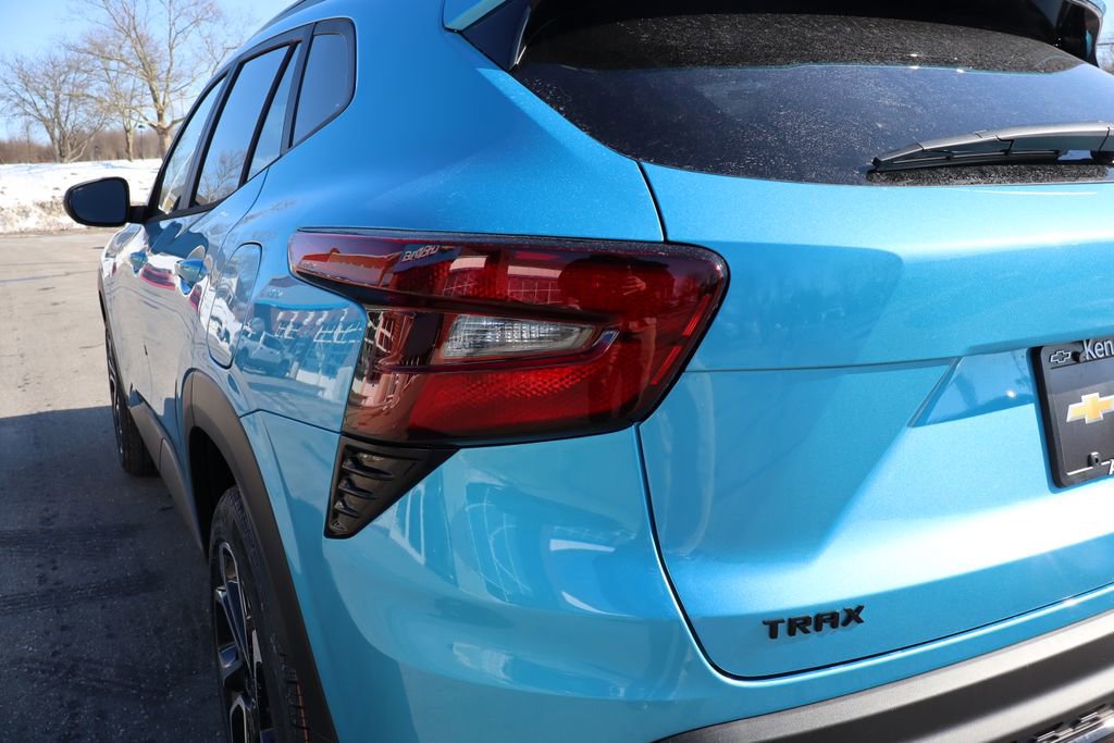 New 2026 Chevrolet Trax RS w/ Sunroof Package image 28