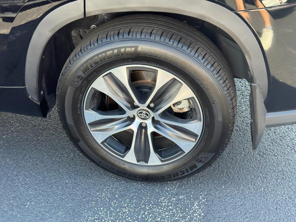Certified 2026 Toyota Highlander XLE AWD/4WD image 10