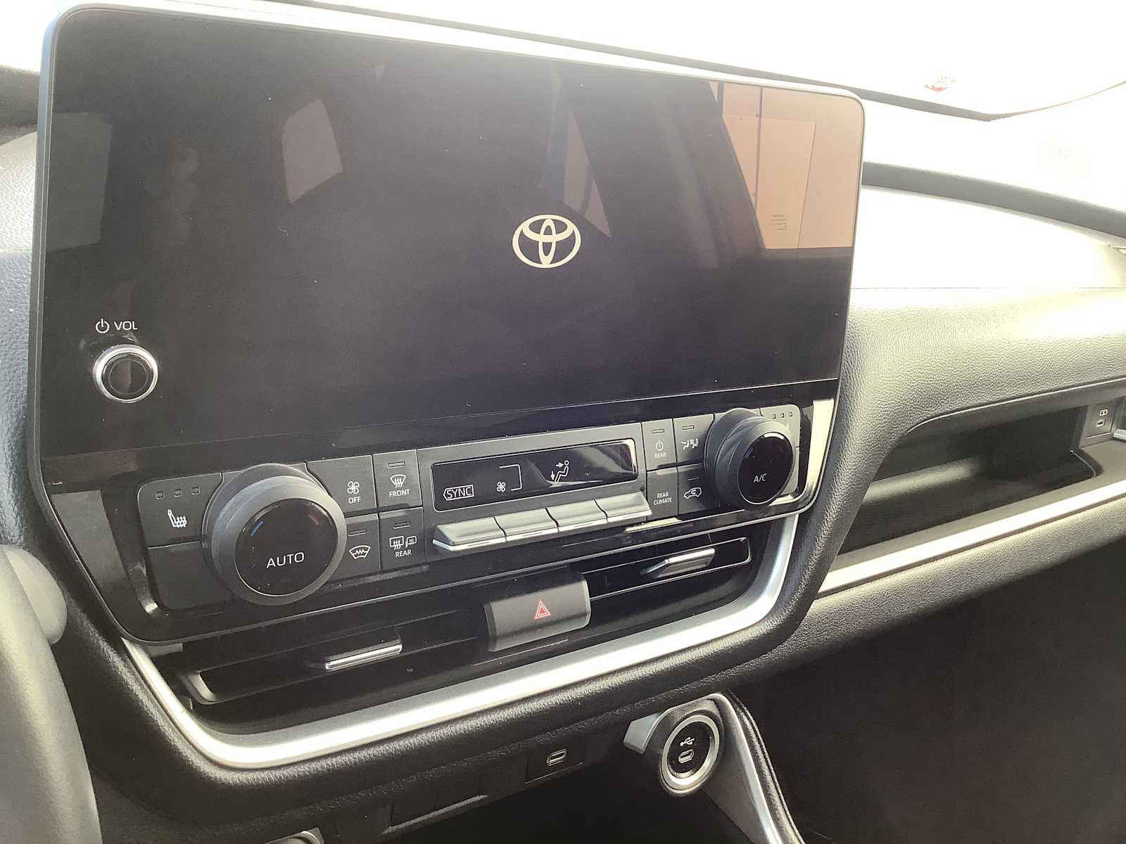 Used 2024 Toyota Grand Highlander XLE image 16