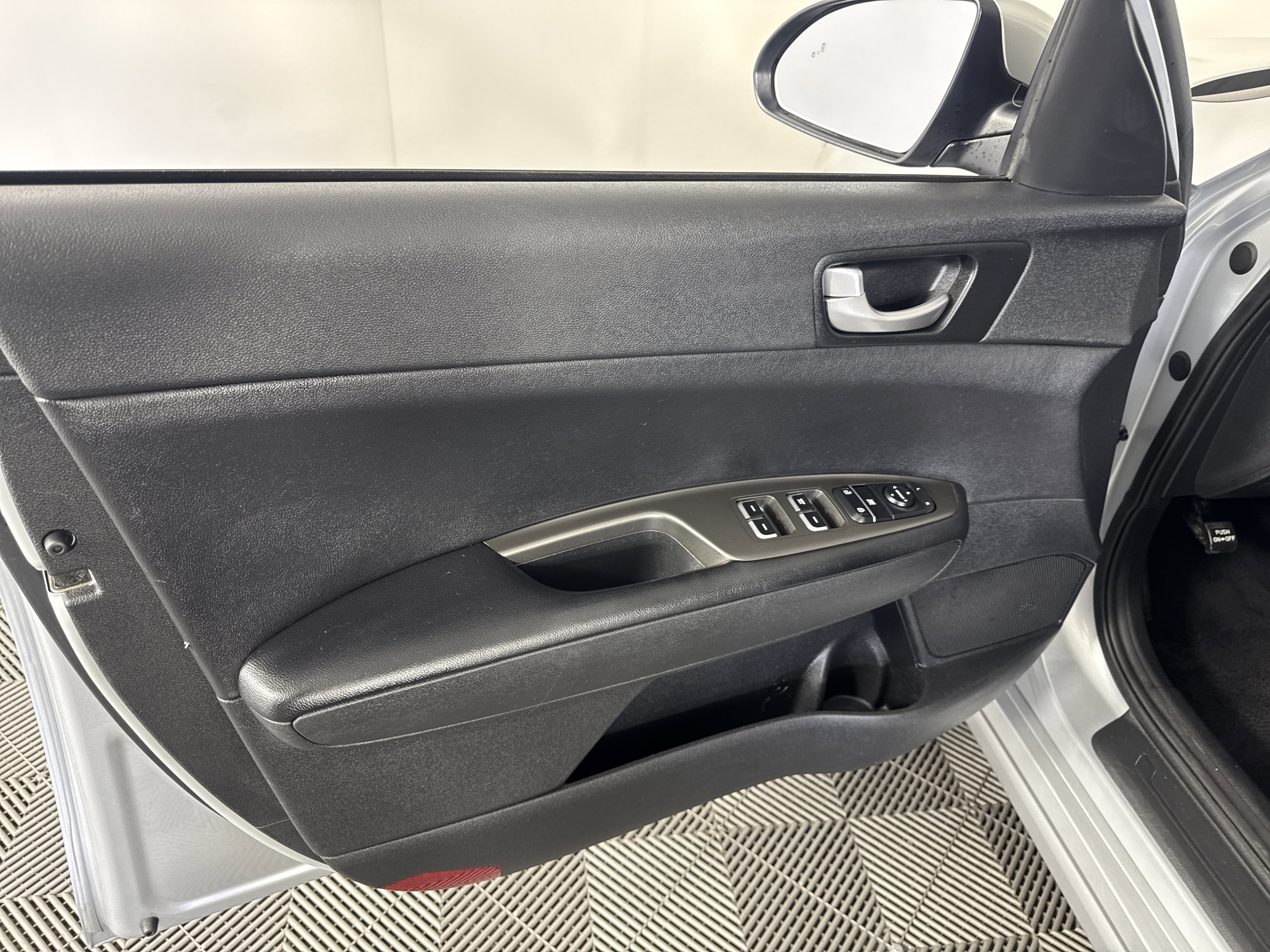 Used 2020 Kia Optima LX FWD image 11