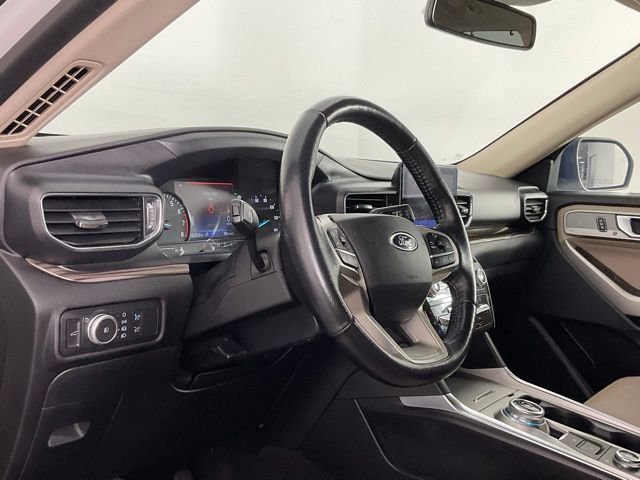 Used 2021 Ford Explorer Limited AWD/4WD image 12