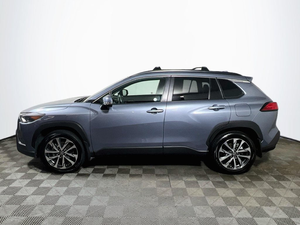 Certified 2022 Toyota Corolla Cross XLE w/ Black Badges Package (TMS) AWD/4WD image 4
