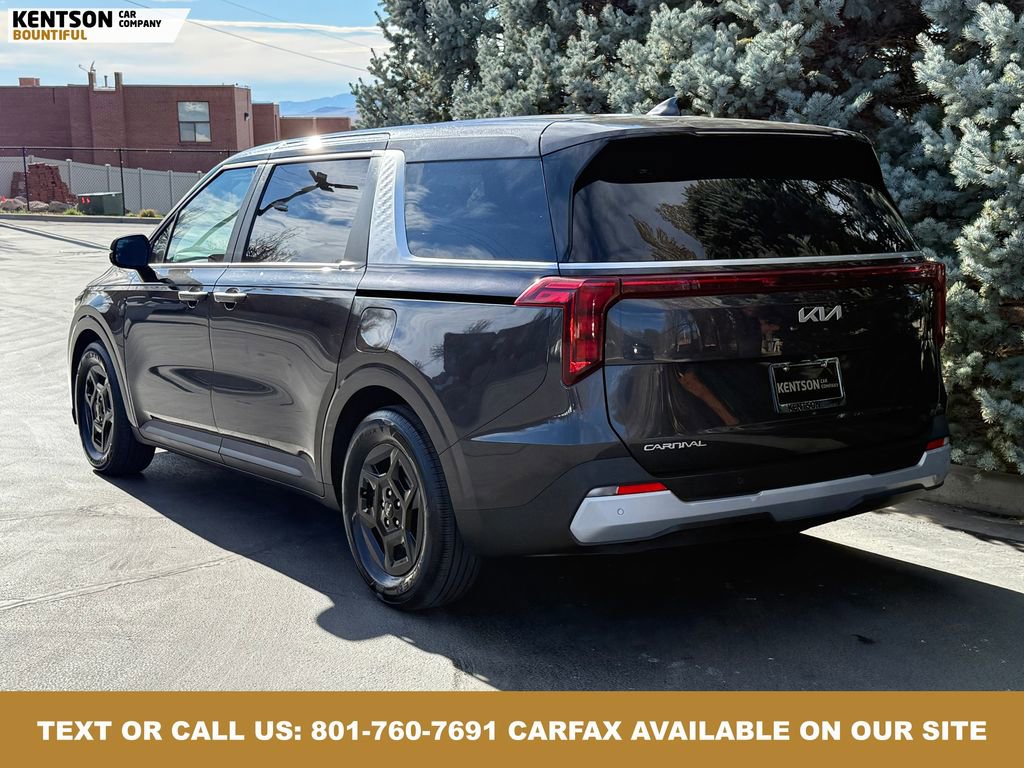 Used 2025 Kia Carnival image 6