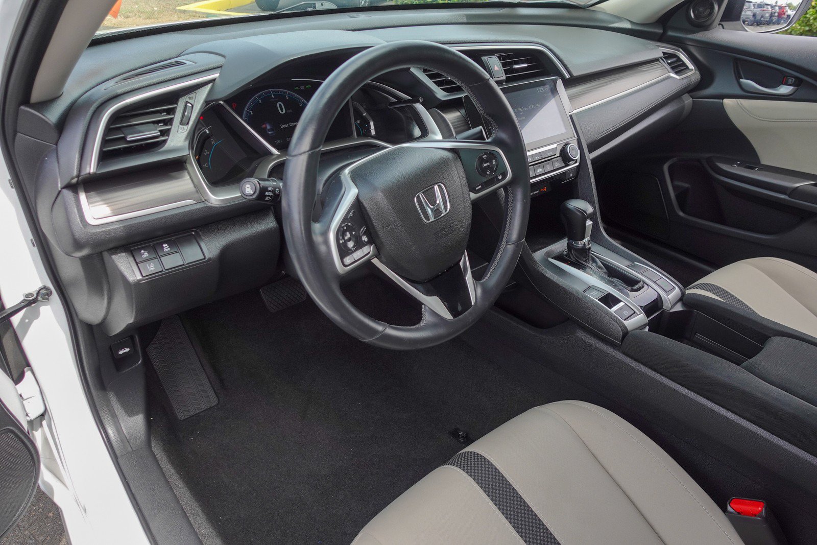 Used 2020 Honda Civic EX image 9