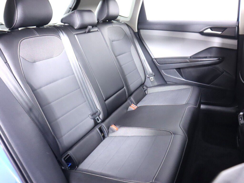 Used 2023 Volkswagen Taos SE w/ Panoramic Sunroof Package AWD/4WD image 41