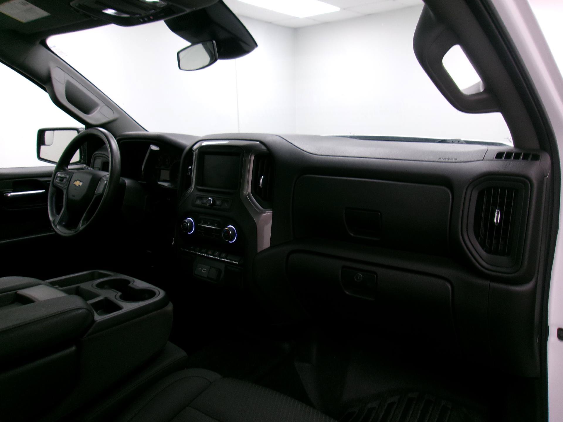 Used 2025 Chevrolet Silverado 1500 W/T RWD image 3