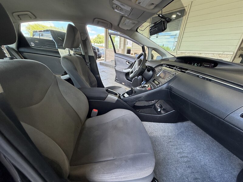 Used 2014 Toyota Prius Two FWD image 16