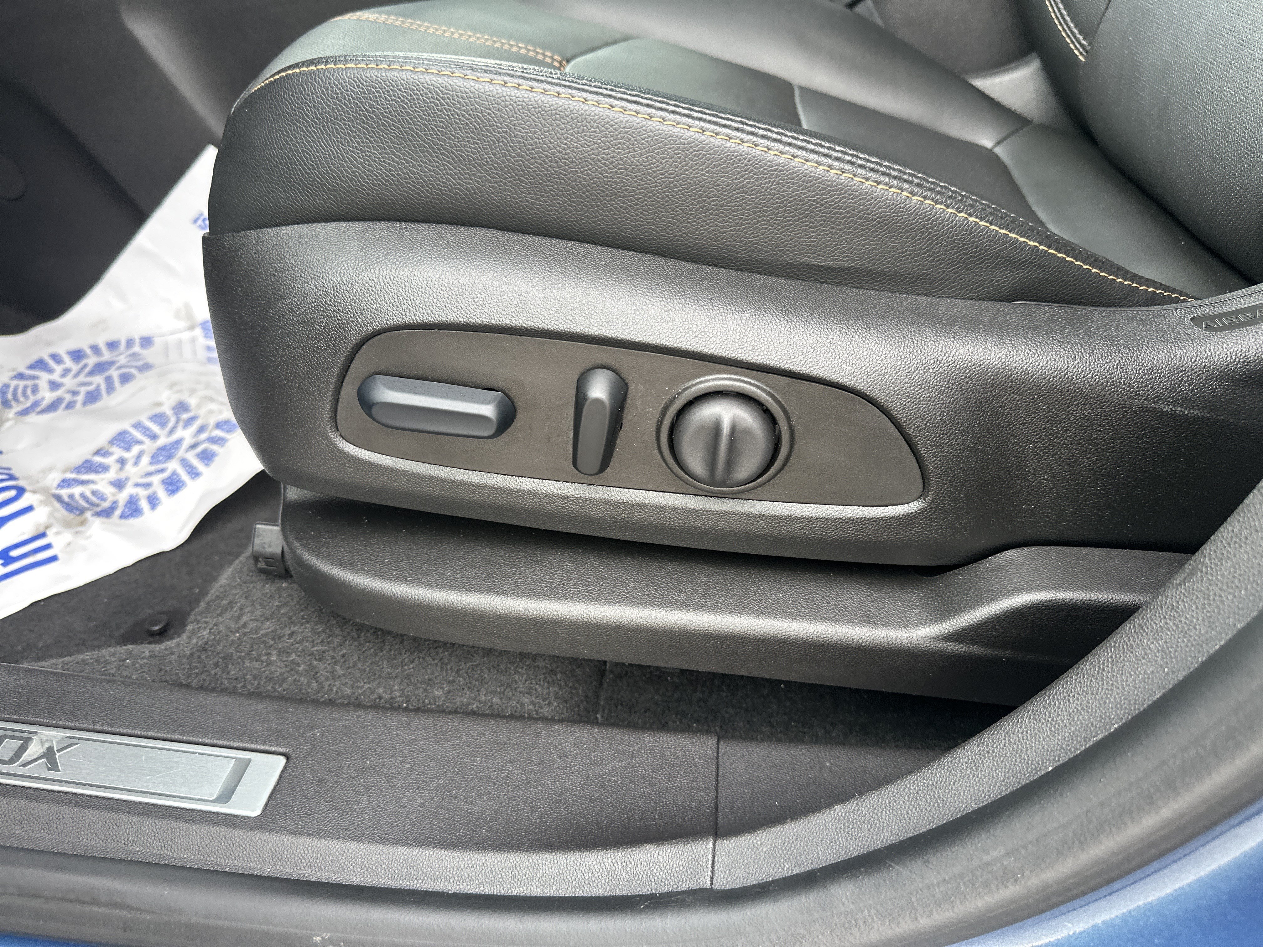 Used 2024 Chevrolet Equinox Premier FWD image 12