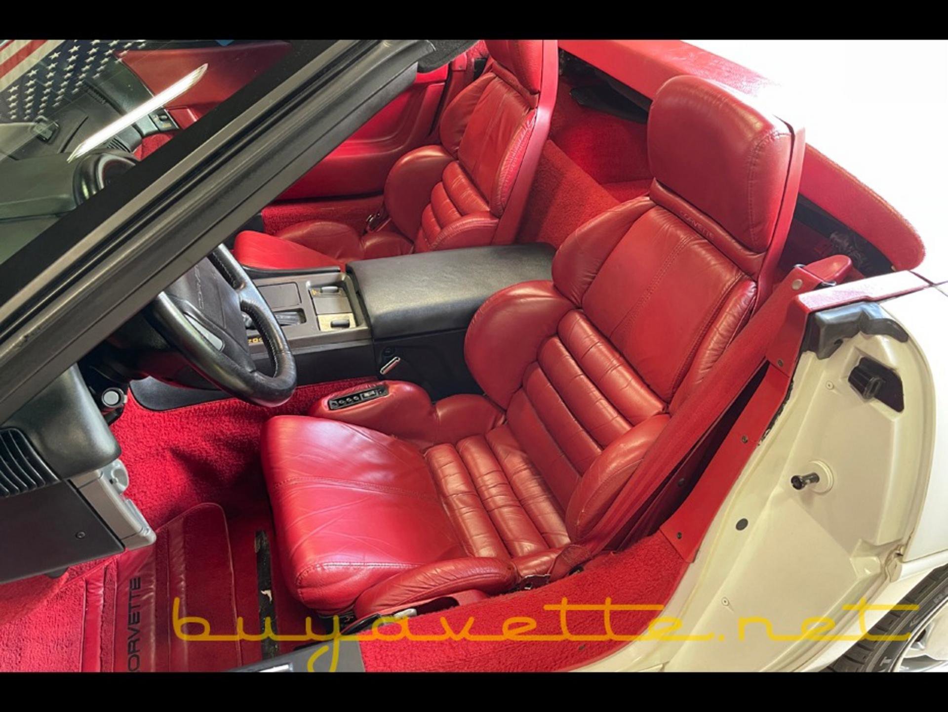 Used 1991 Chevrolet Corvette Convertible RWD image 22