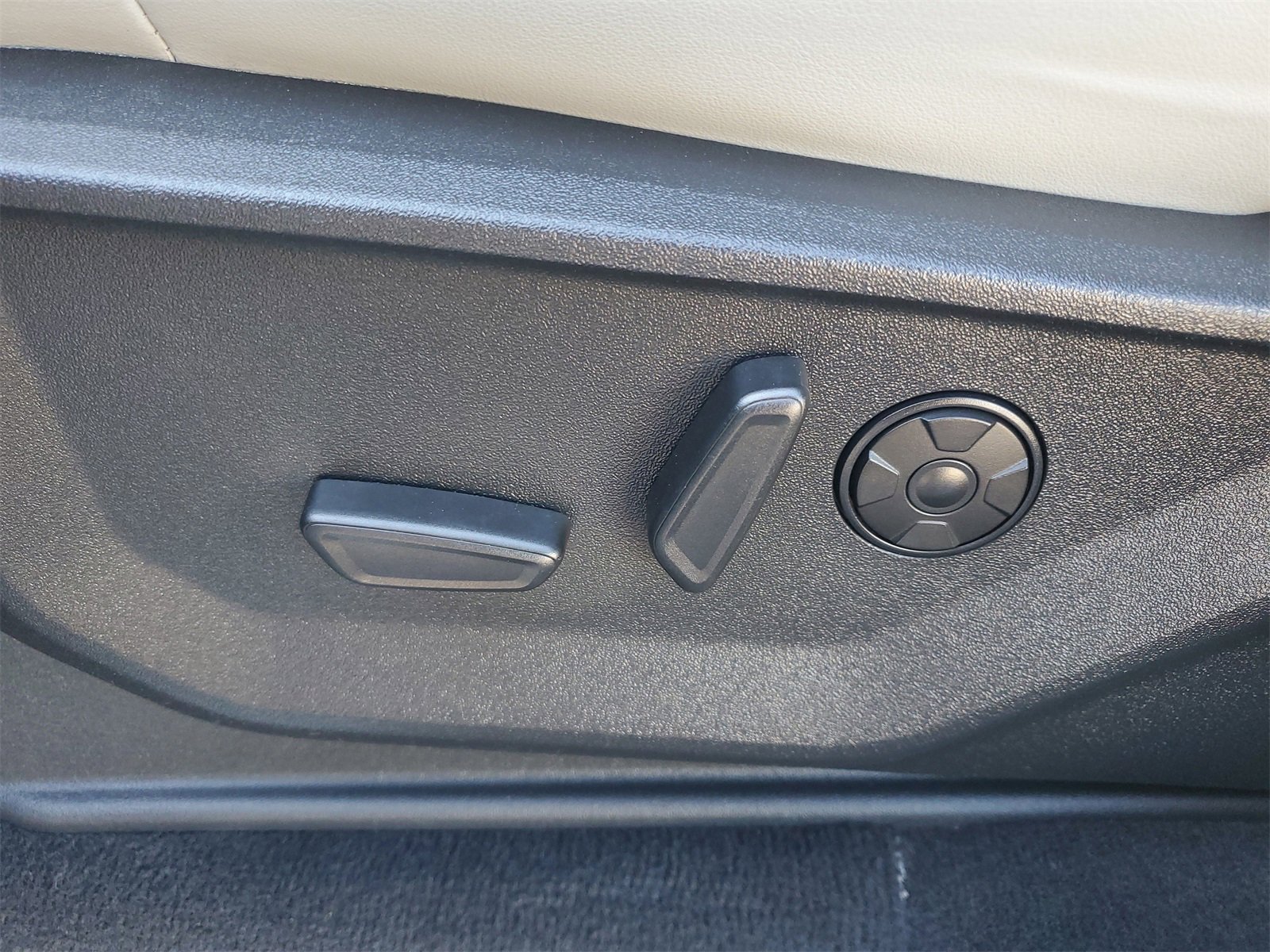 Certified 2025 Ford Expedition Platinum w/ Platinum Ultimate Package image 20