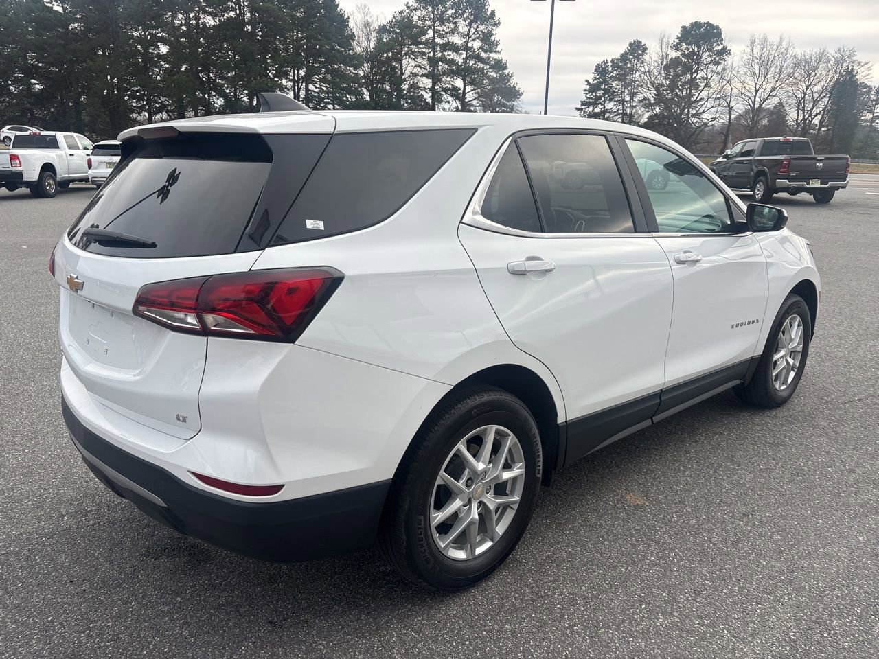 Used 2023 Chevrolet Equinox LT image 8