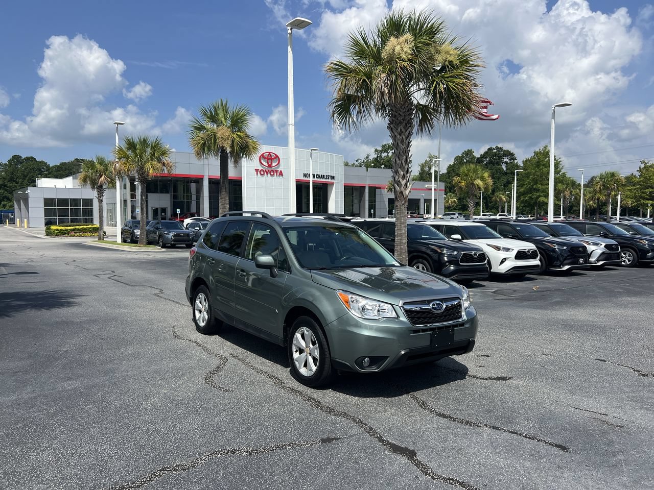 Used 2016 Subaru Forester 2.5i Limited AWD/4WD image 2