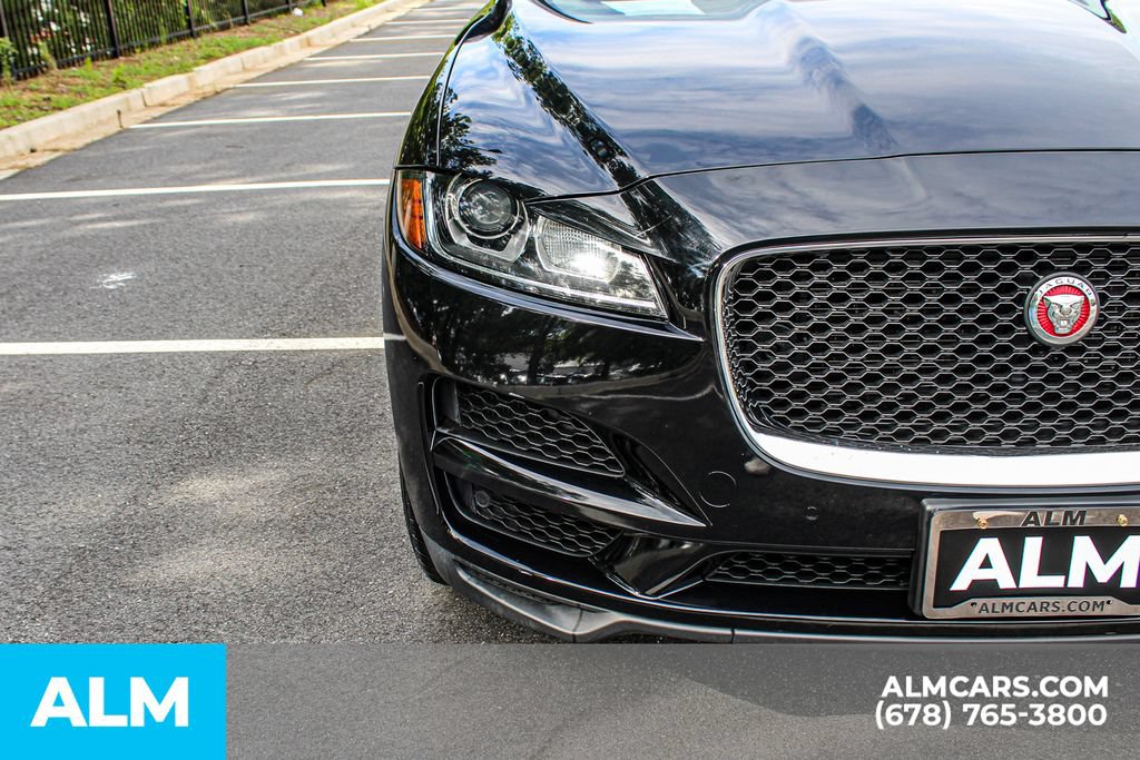 Used 2020 Jaguar F-PACE Premium AWD/4WD image 11