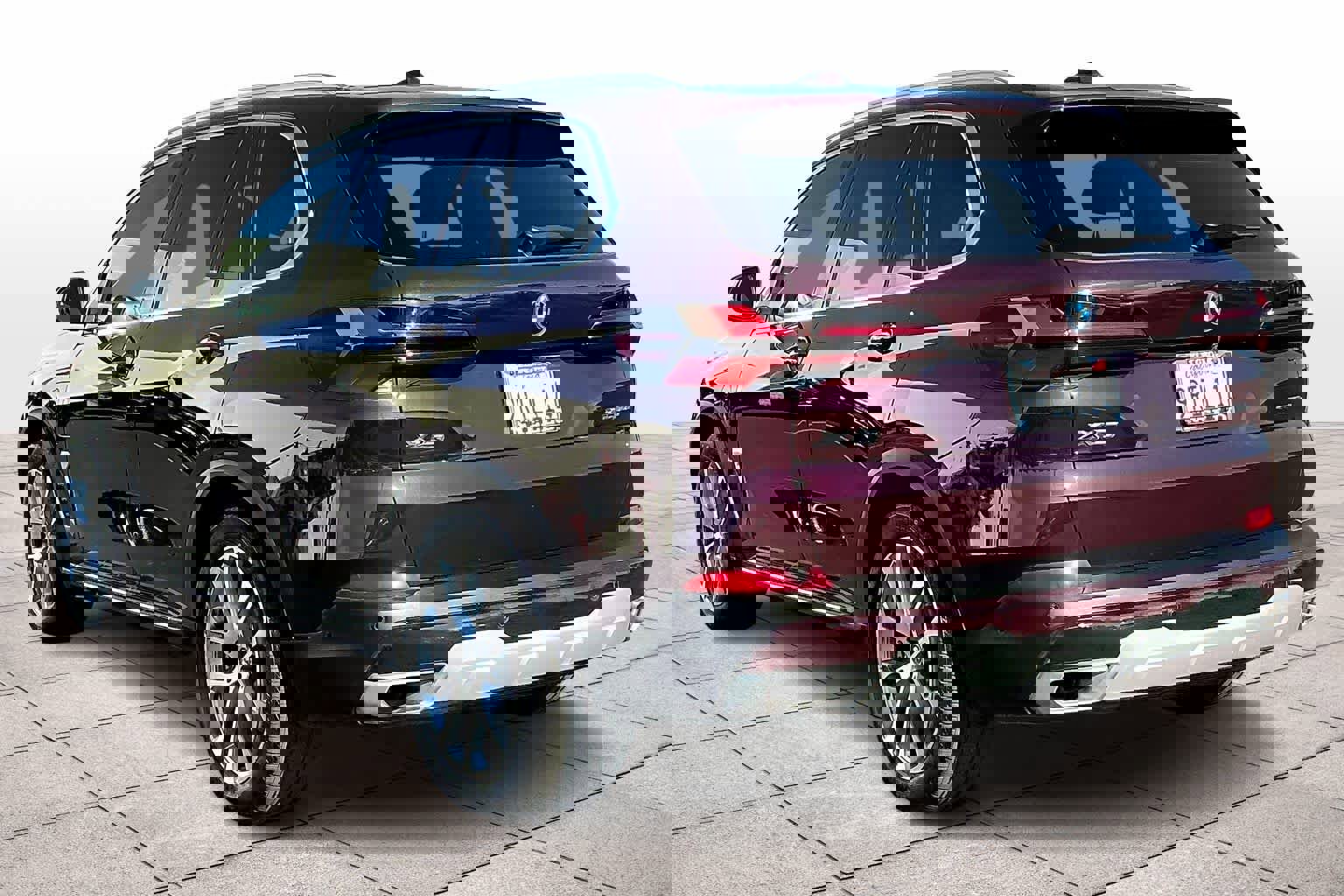 Used 2025 BMW X5 xDrive50e w/ Premium Package image 15