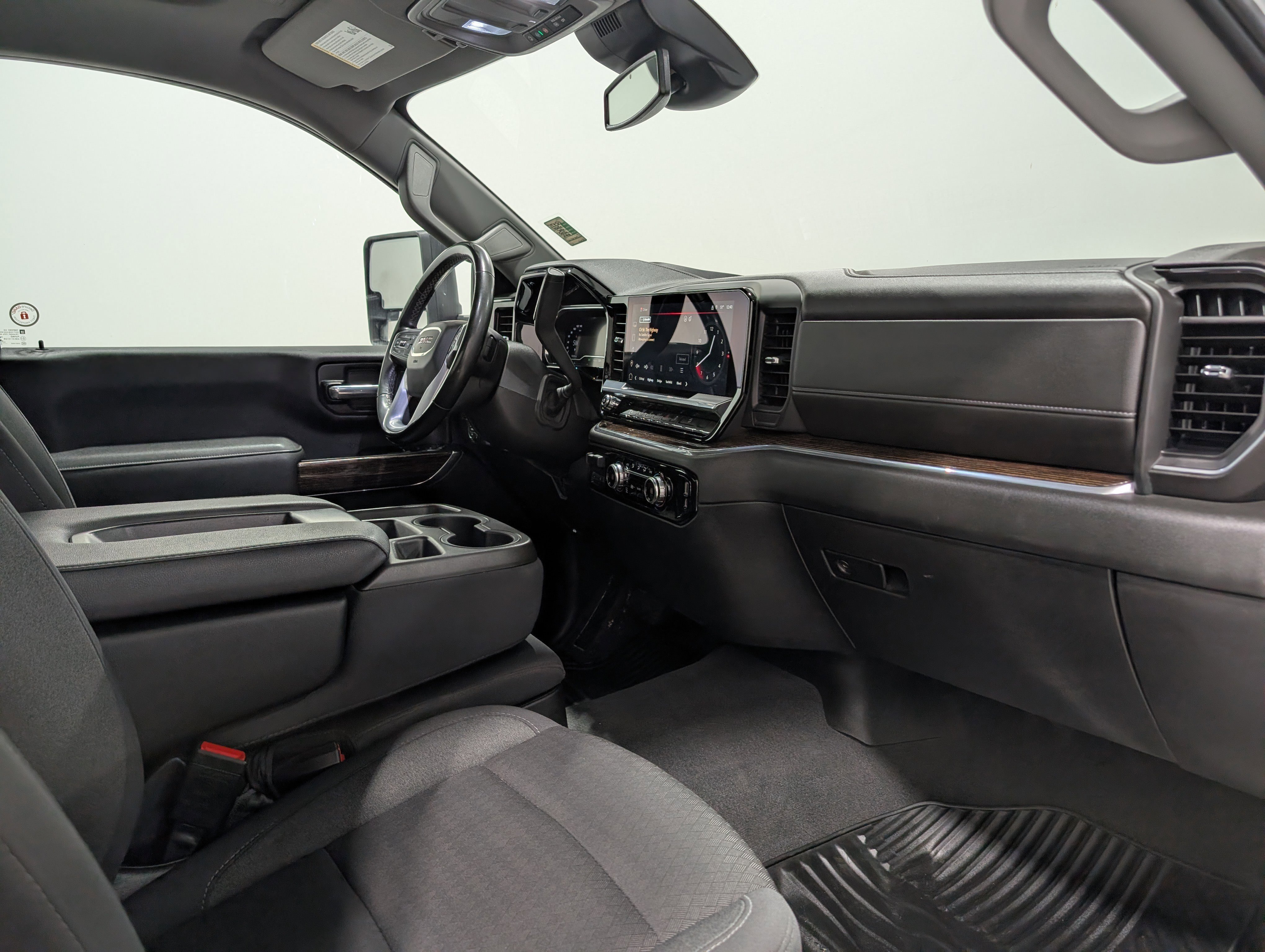 Used 2024 GMC Sierra 2500 SLE w/ SLE Convenience Package image 18