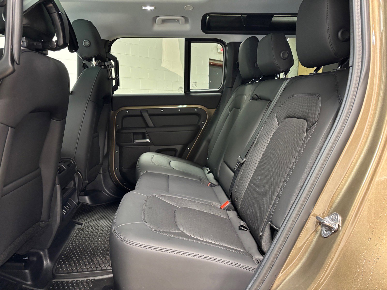 Used 2026 Land Rover Defender 110 S AWD/4WD image 30