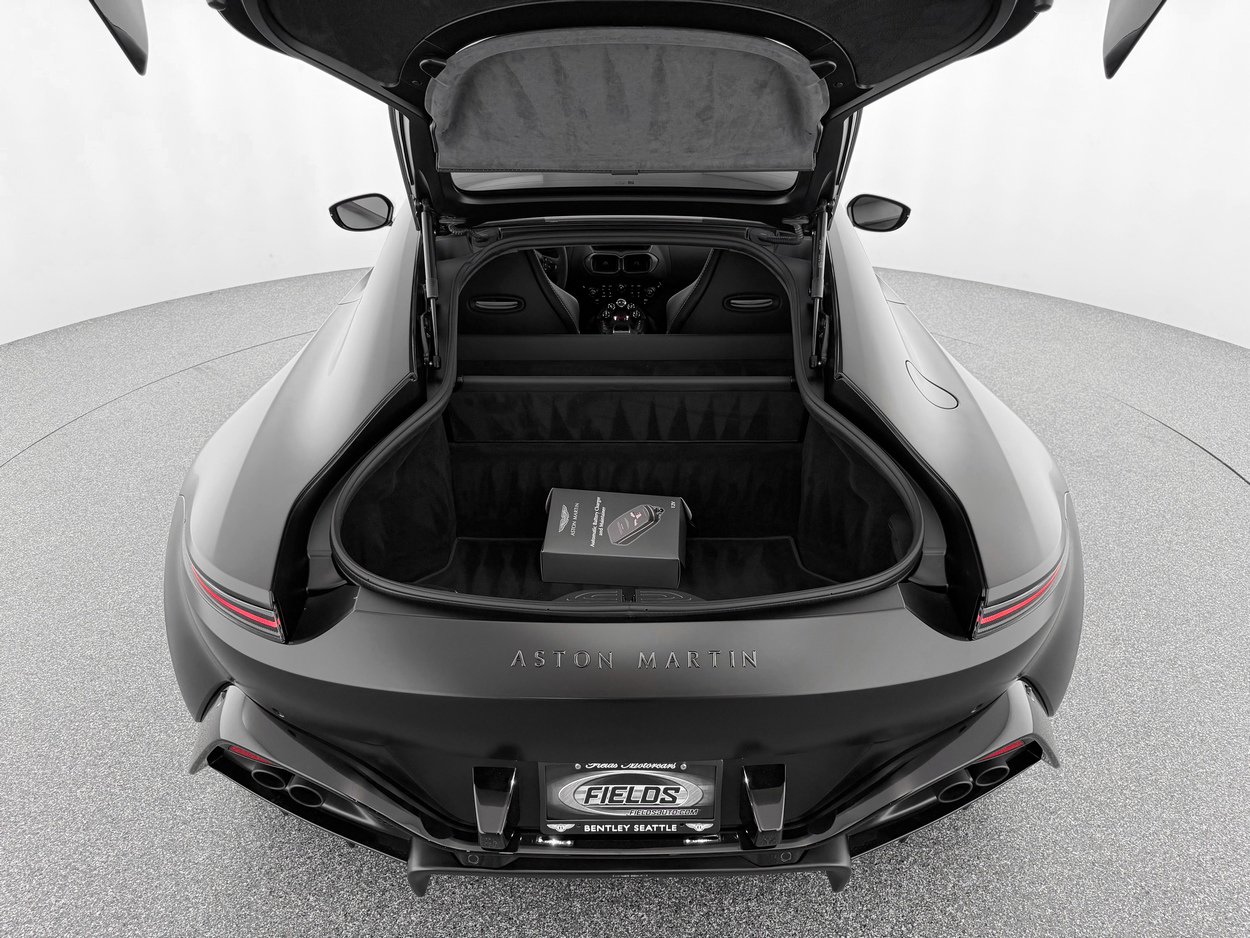 Used 2022 Aston Martin V8 Vantage Coupe image 32