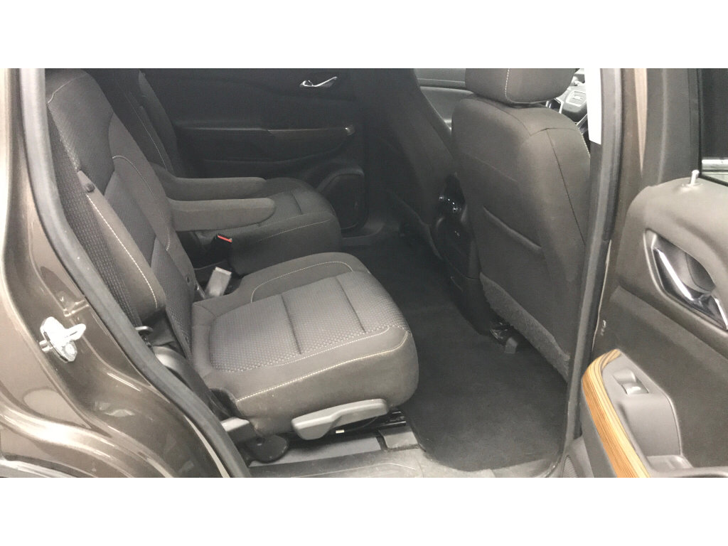 Used 2020 GMC Acadia SLE w/ LPO, Floor Liner Package AWD/4WD image 16
