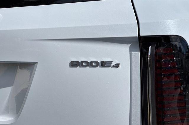 New 2026 Cadillac Vistiq Luxury w/ LPO, Floor Liner Package image 27