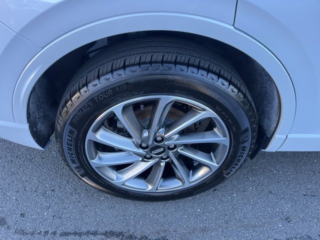 Used 2025 Lincoln Corsair Grand Touring w/ Equipment Group 301A image 11