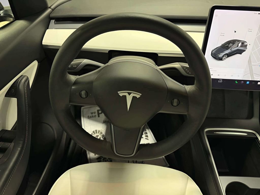 Used 2022 Tesla Model Y Long Range AWD/4WD image 23
