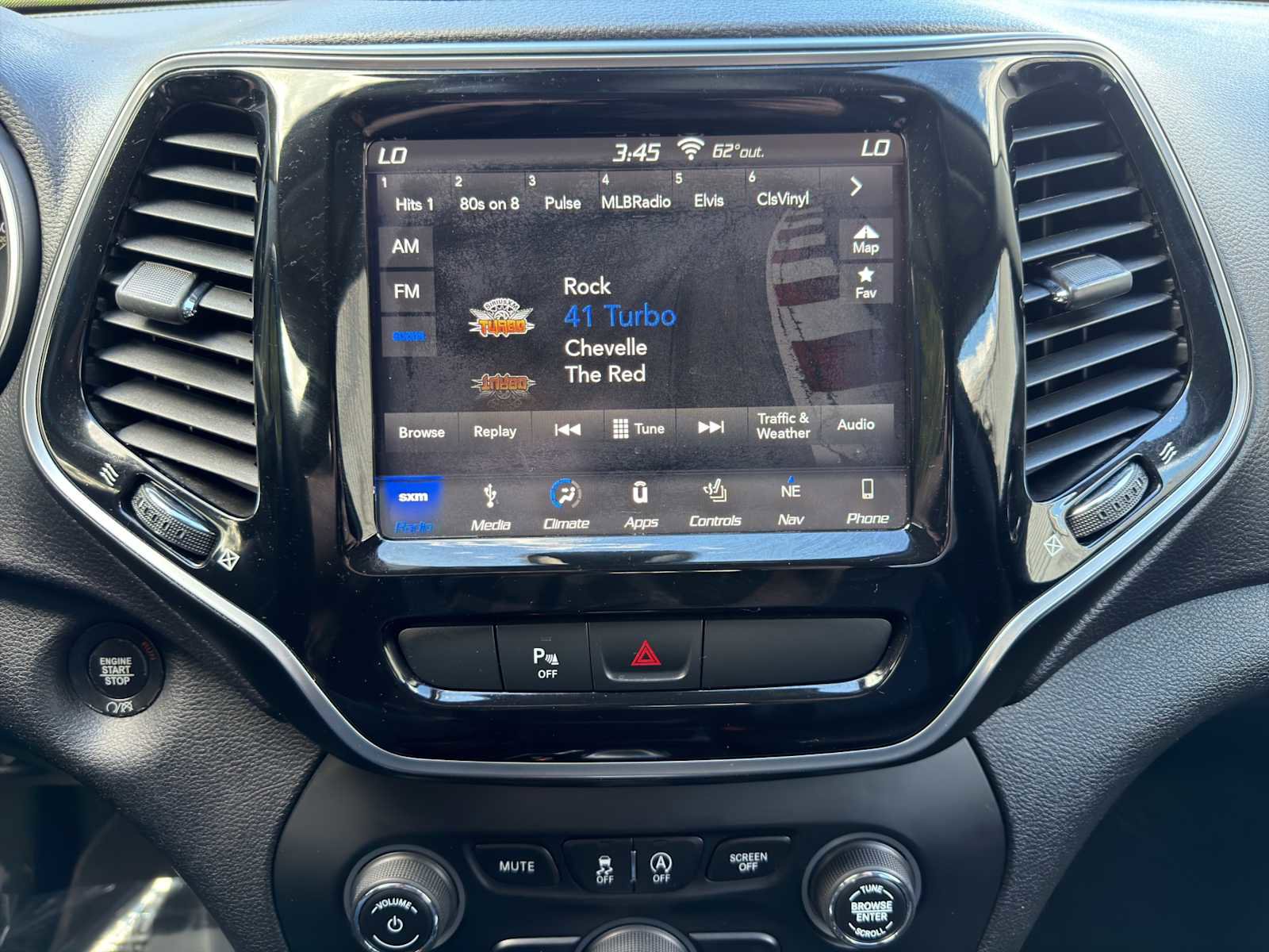 Used 2019 Jeep Cherokee Limited AWD/4WD image 15