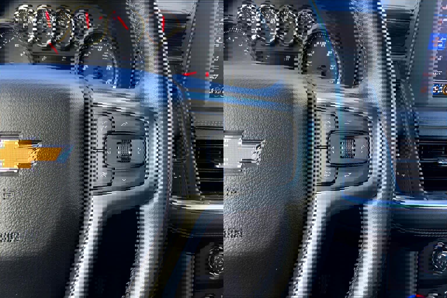 Used 2023 Chevrolet Suburban LS image 23