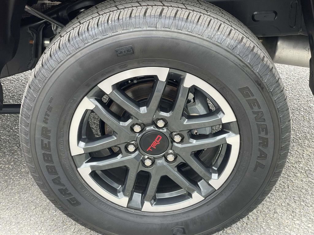 Used 2025 Toyota Tacoma TRD Sport AWD/4WD image 9