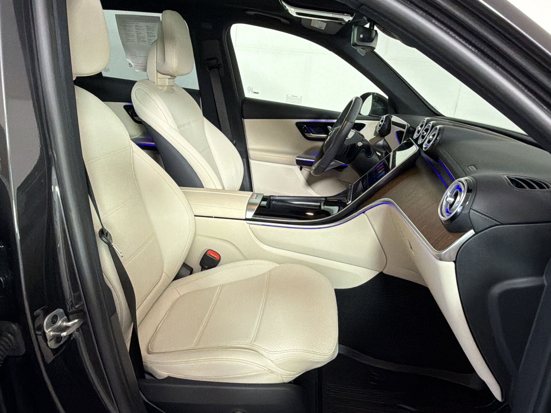 Certified 2025 Mercedes-Benz GLC 300 4MATIC image 25