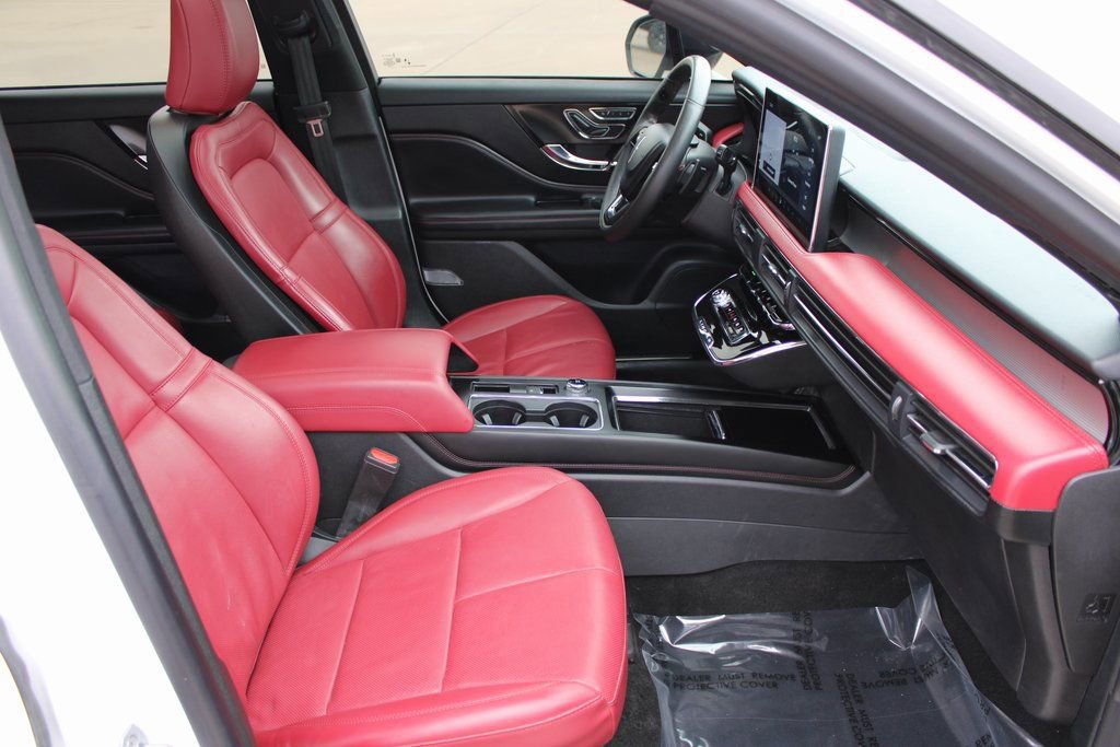 Used 2024 Lincoln Corsair Reserve w/ Equipment Group 201A image 9