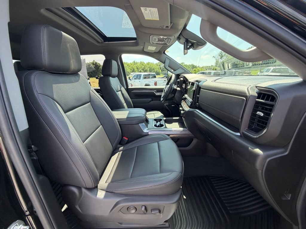 Used 2025 Chevrolet Silverado 2500 LTZ w/ Trail Boss Package AWD/4WD image 25