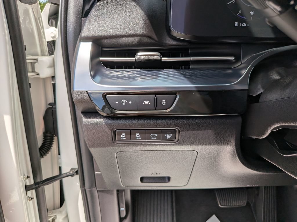 Certified 2024 Kia Carnival SX Prestige FWD image 30