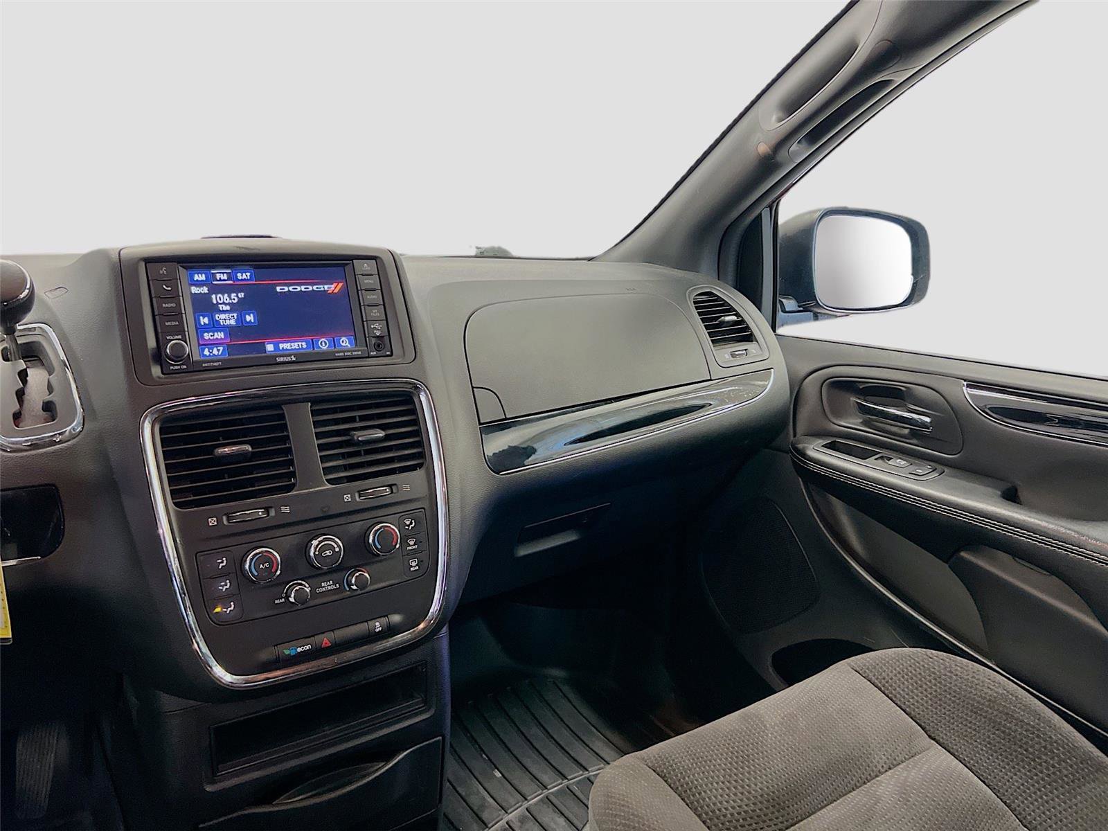 Used 2019 Dodge Grand Caravan SE image 22