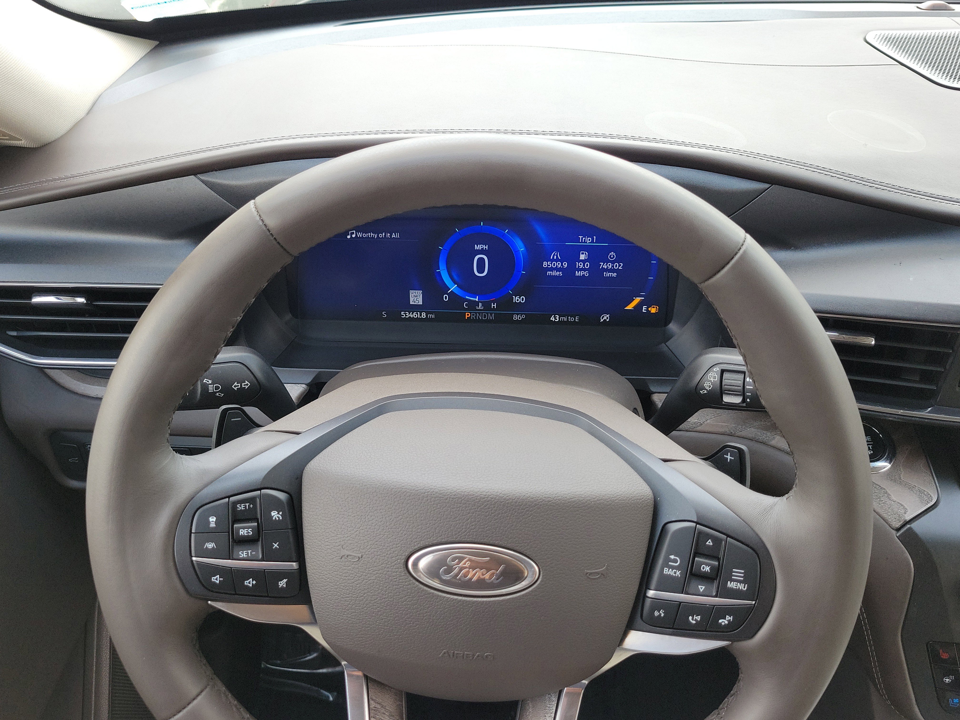 Used 2020 Ford Explorer Platinum w/ Premium Technology Package AWD/4WD image 24