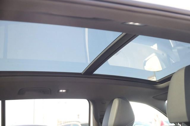 New 2026 Volkswagen Tiguan SE R-Line image 21