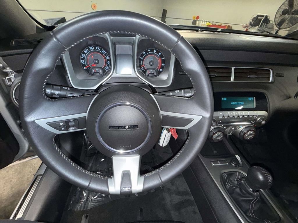 Used 2010 Chevrolet Camaro SS image 4