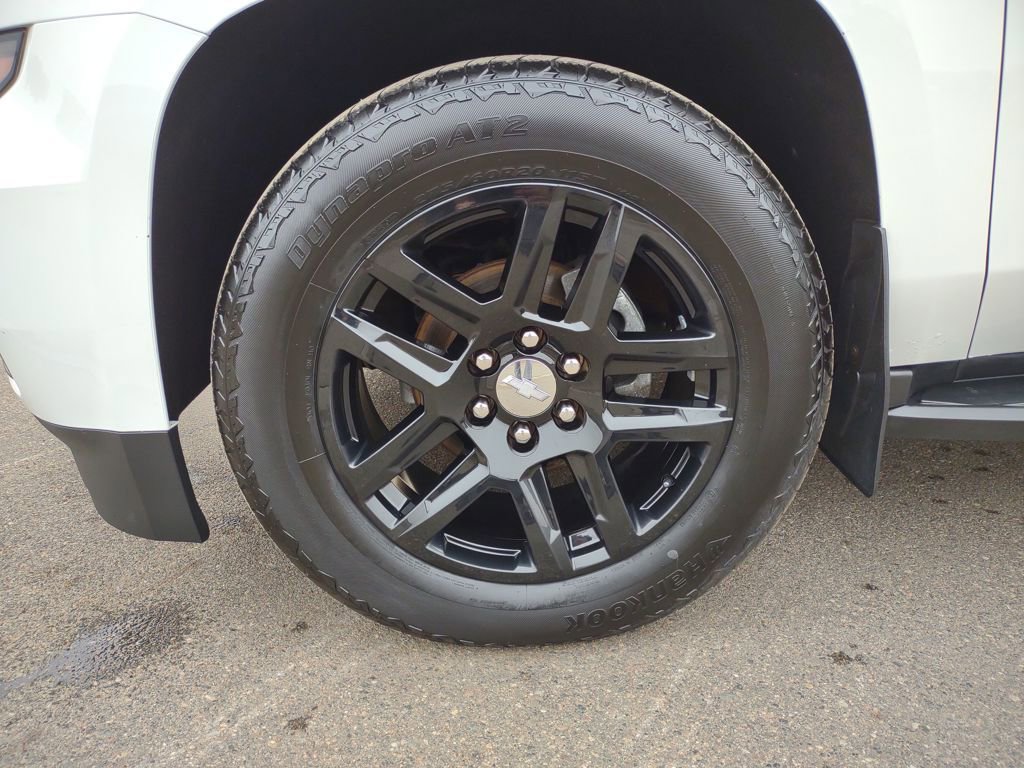 Used 2017 Chevrolet Suburban LT image 37