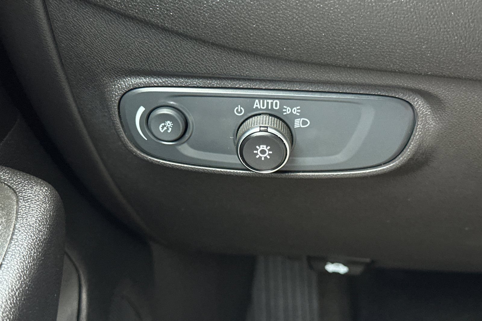 Used 2024 Chevrolet Equinox LT AWD/4WD image 35